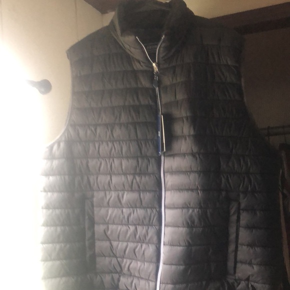 Men’s izod puffer vest - Picture 3 of 8